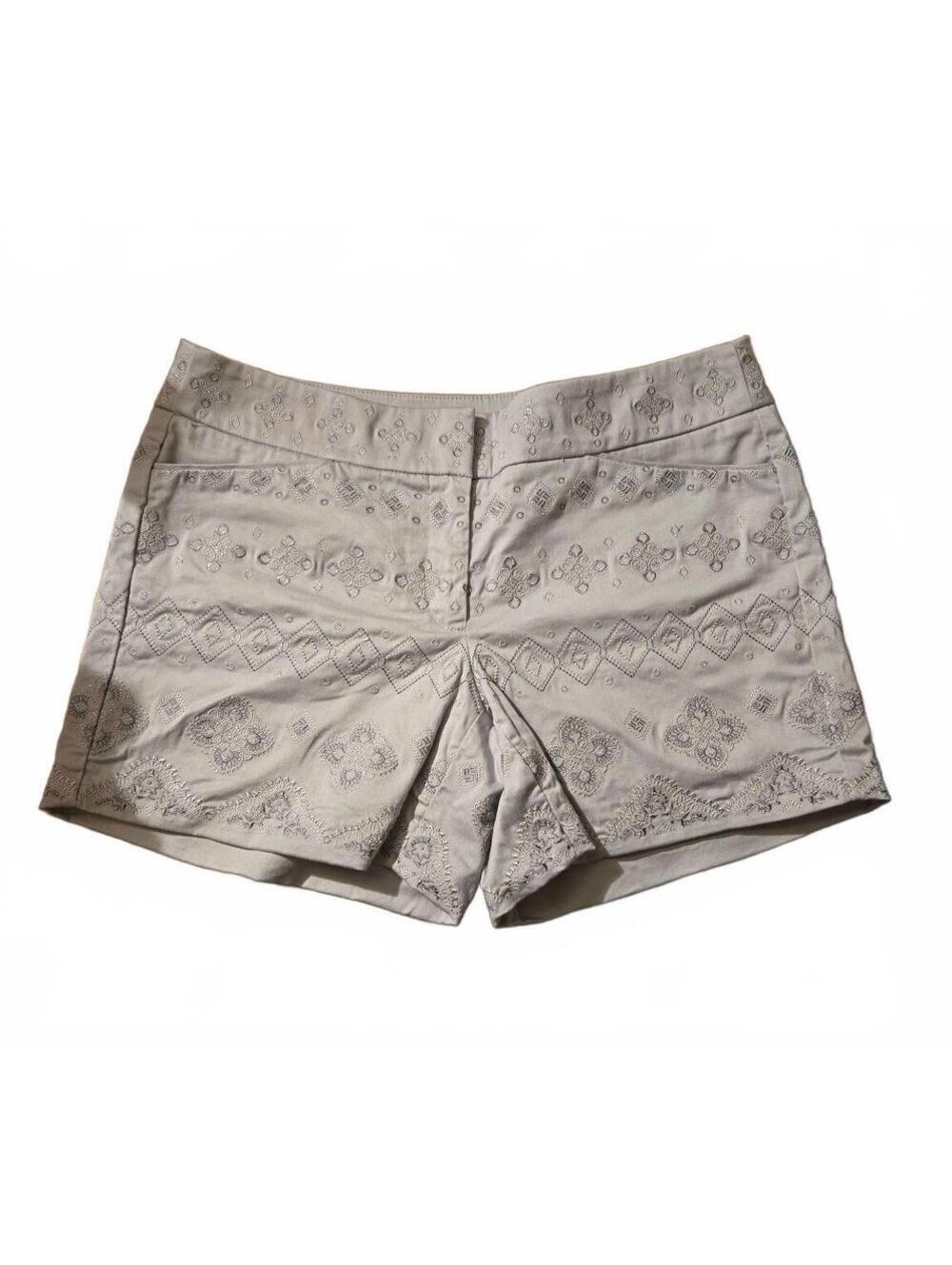 White House Black Market Grey Embroidered Tapestry Mid Rise Shorts Size 4 Short